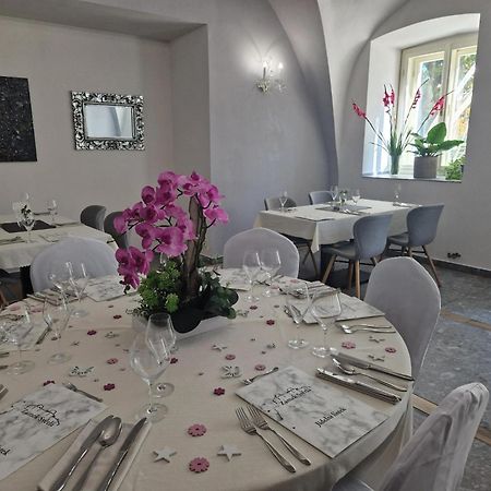 Zamek Svetla Nad Sazavou Hotel ภายนอก รูปภาพ